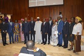 L’Etat met en place des dispositifs pour assurer la compétitivité des entreprises